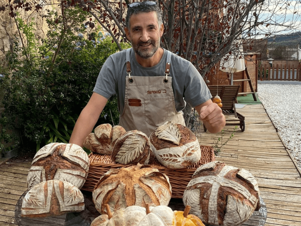 PANES DE MASA MADRE Y TÉCNICAS DE DECORACIÓN  CARLOS QUERALT